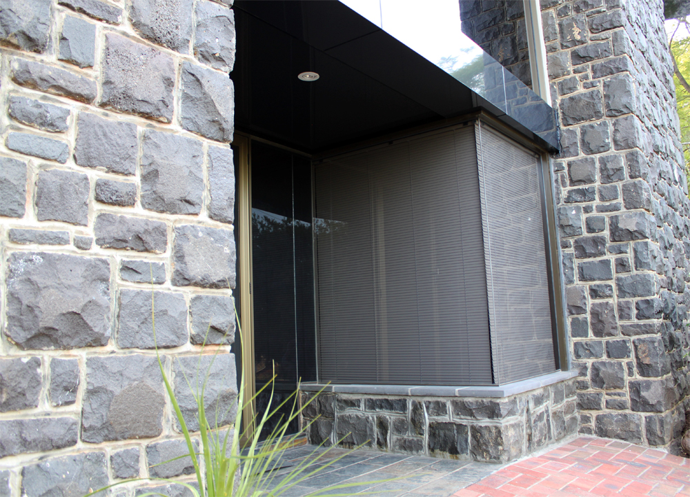 jbcs - rejuvenation of a post modern design - Alucobond Installation 07